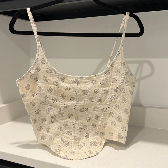 Olivaceous NWT Cream Isadora Floral Crop Top. Size M - Picture 3 of 8